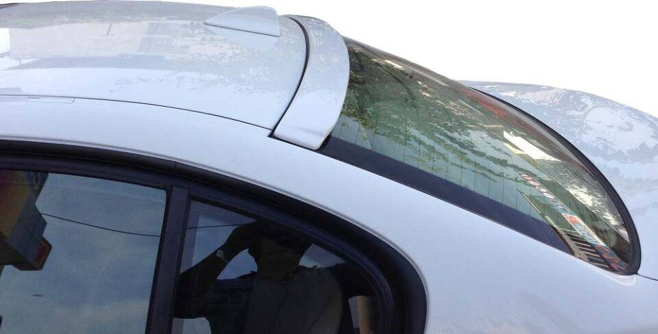 Bmw 3 Serisi E90 Cam Üstü Spoiler 2006-2012 Arası Boyalı