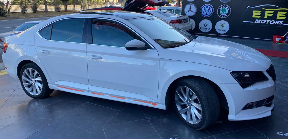 Skoda Supeb Yan Marşpiyel