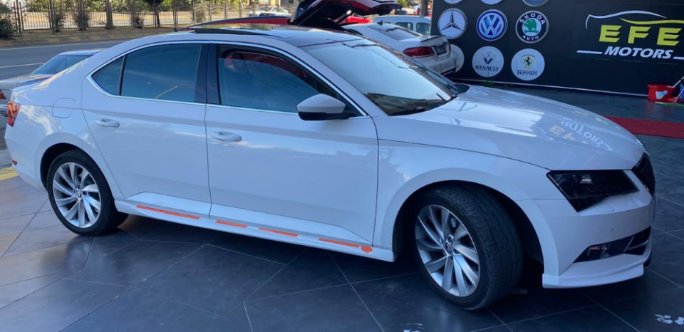 Skoda Supeb Yan Marşpiyel