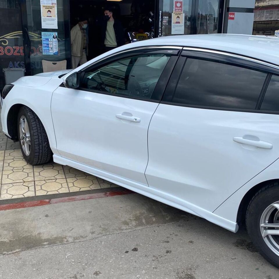 Ford Focus 5 Sedan Yan Marşpiyel Boyalı 194.50cm